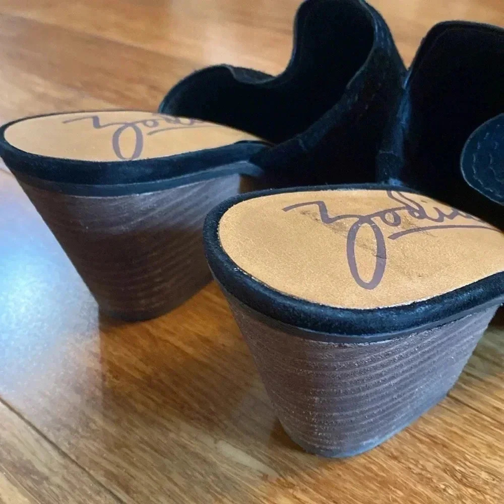 Zodiac women’s size 11 black slide on Leather pointed toe mule - great condition - Picture 3 of 7
